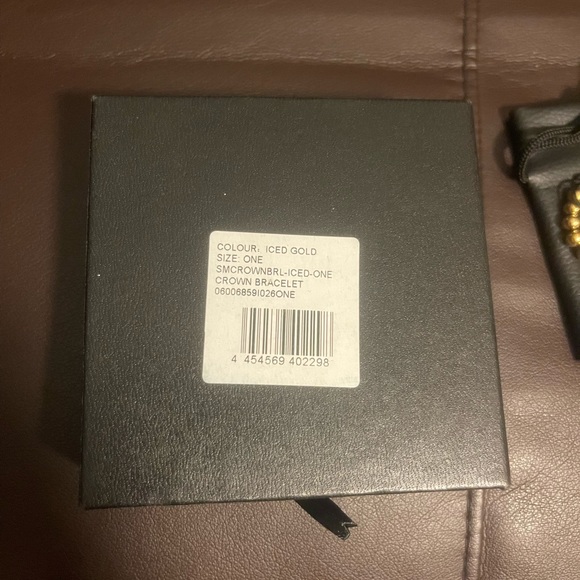 Saint Morta Crown Bracelet - Picture 5 of 5